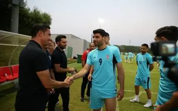سفیر جام جهانی در تمرین تیم ملی فوتبال ایران حضور یافت