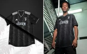 رونمایی از پیراهن دوم یوونتوس؛ مشکیِ پر زرق و برق