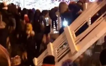 ریزش مرگبار پل در جشن کریسمس +فیلم 