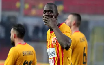 دیاباته به استقلال پیوست