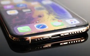 چگونه اسپیکر گوشی را تمیز کنیم؟ ترفندهای کاربردی که باید بلد باشید