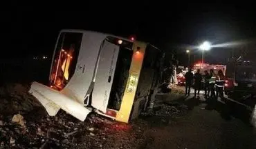 تصادف در جاده قطرویه – سیرجان: ۱۸ نفر به بیمارستان منتقل شدند