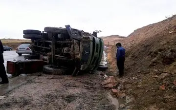 وازگونی تانکر 6 تن در محور جوانرود