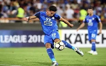 مهاجم استقلال خواهان فسخ قراردادش شد