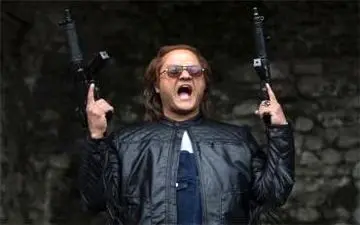 رامبد جوان در نقشی کاملا متفاوت با موهای بلند در فیلم جدید | عکس