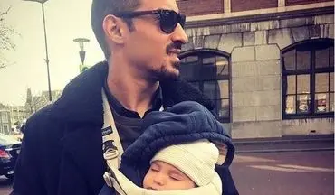 پیاده روی رضا قوچان نژاد به همراه فرزندش (عکس)