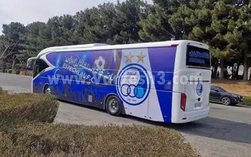 اتوبوس استقلال در ترافیک گیر کرد!