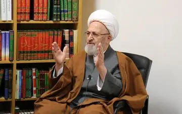 بازیگری زنان با کلاه گیس در تئاتر شایسته نیست