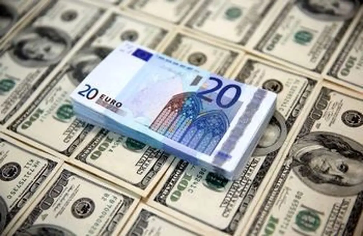 
افت خفیف دلار و یورو /پوند صعودی شد

