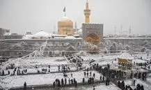 برف سنگین مشهد را سفیدپوش کرد؛ حرم رضوی در منظره‌ای دیدنی + ویدئو