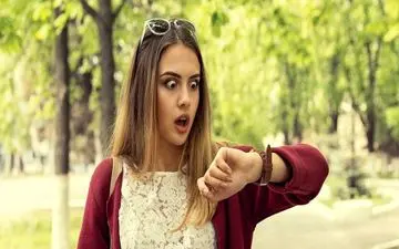 چرا بعضی افراد همیشه دیر می‌کنند؟
