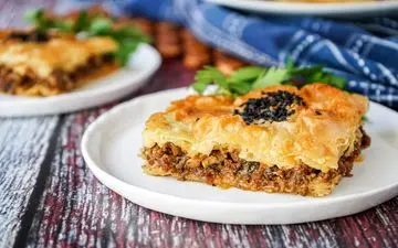 اسنک گوشت با یوفکا | دستور سریع و خوشمزه برای یک میان‌وعده متفاوت