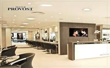 افتتاح سالن‌های آرایشِ زنانه برند فرانسوی در بالای شهر تهران!!!