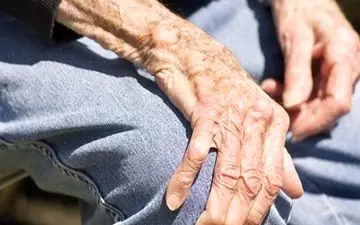 عوامل موثر بر لرزش دست