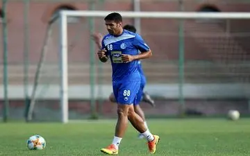 ثبت قرارداد ریگی با استقلال در هیات فوتبال استان تهران+عکس