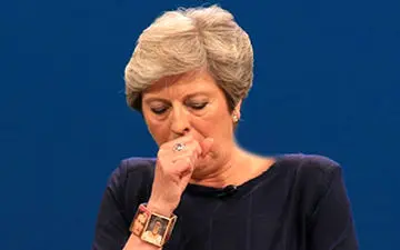 قطع شدن سخنرانی نخست وزیر انگلیس به دلیل گرفتگی شدید صدا + فیلم