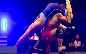 کشتی آزاد قهرمانی آسیا| حضرتقلی‌زاده نقره‌ای شد