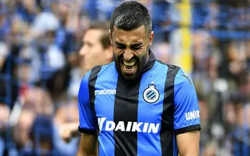 ستارۀ ایرانی نزدیک درهای خروجی کلوب بروژ