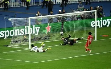 پایان رویایی برای آنچلوتی و بنزما/ صلاح بازهم دستش از جام کوتاه ماند/ کهکشانی ها دست نیافتنی تر از همیشه +فیلم