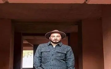 تیپ جالب نوید محمدزاده (عکس)