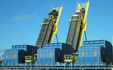 روش خالی کردن بار تریلی با ابزار مخصوص+فیلم