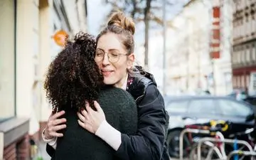 فواید باورنکردنی بغل کردن! / هرآنچه باید از فواید بغل کردن بدانید