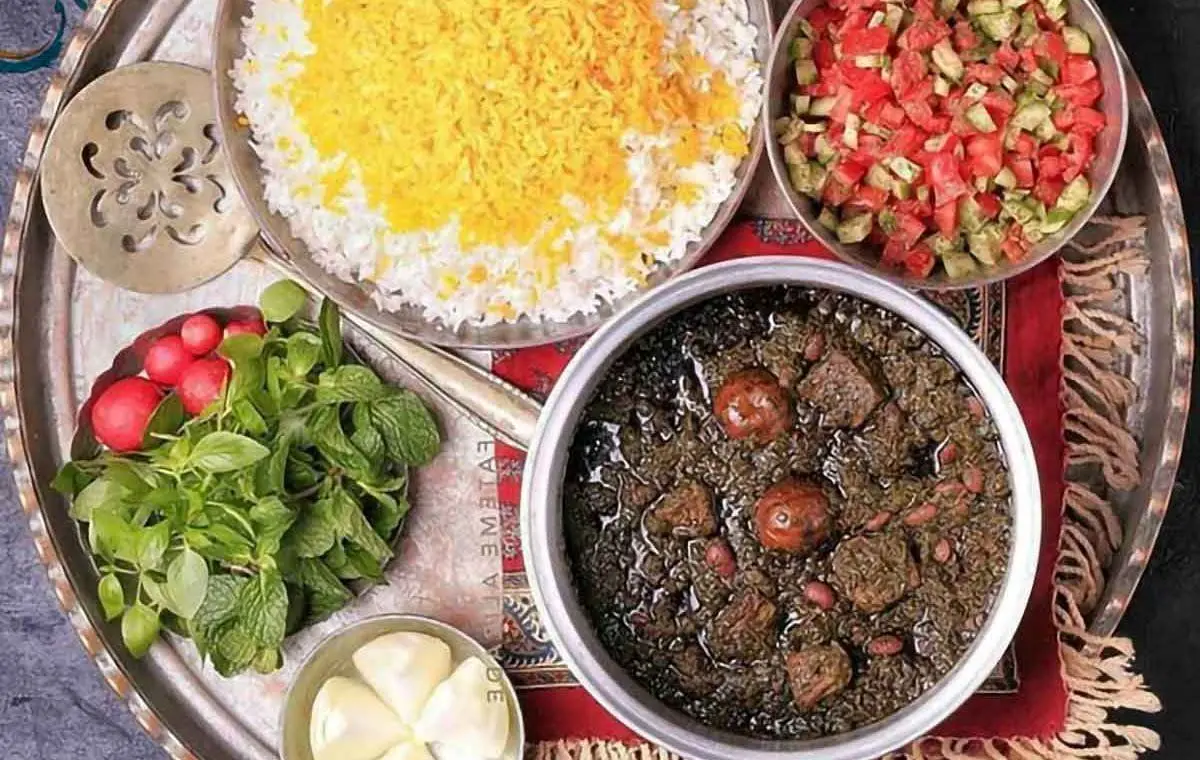 طرز تهیه قرمه سبزی با گوشت