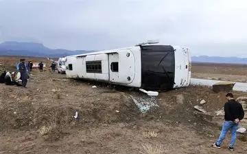 واژگونی اتوبوس در محور نایین – اردستان؛ ۳ کشته و ۲۵ مصدوم