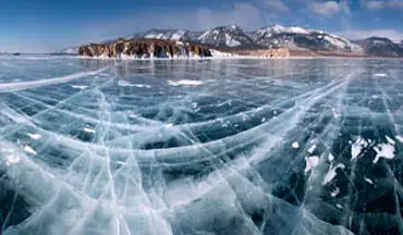 مسابقات قایقرانی روی یخ در روسیه +فیلم