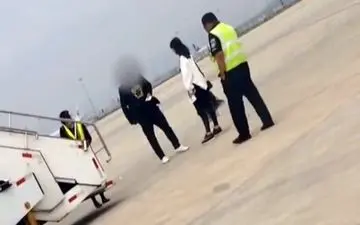 زوج جوان در باند فرودگاه به جان هم افتادند 