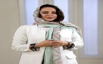 تیپ و استایل الناز حبیبی در یک مزون مانتو (عکس)