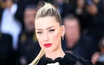 رسوایی بازیگر زن و نامزدش توسط دوربین مداربسته 