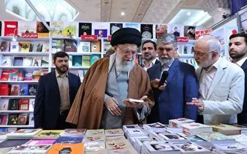 بازدید رهبر انقلاب از نمایشگاه کتاب + فیلم 
