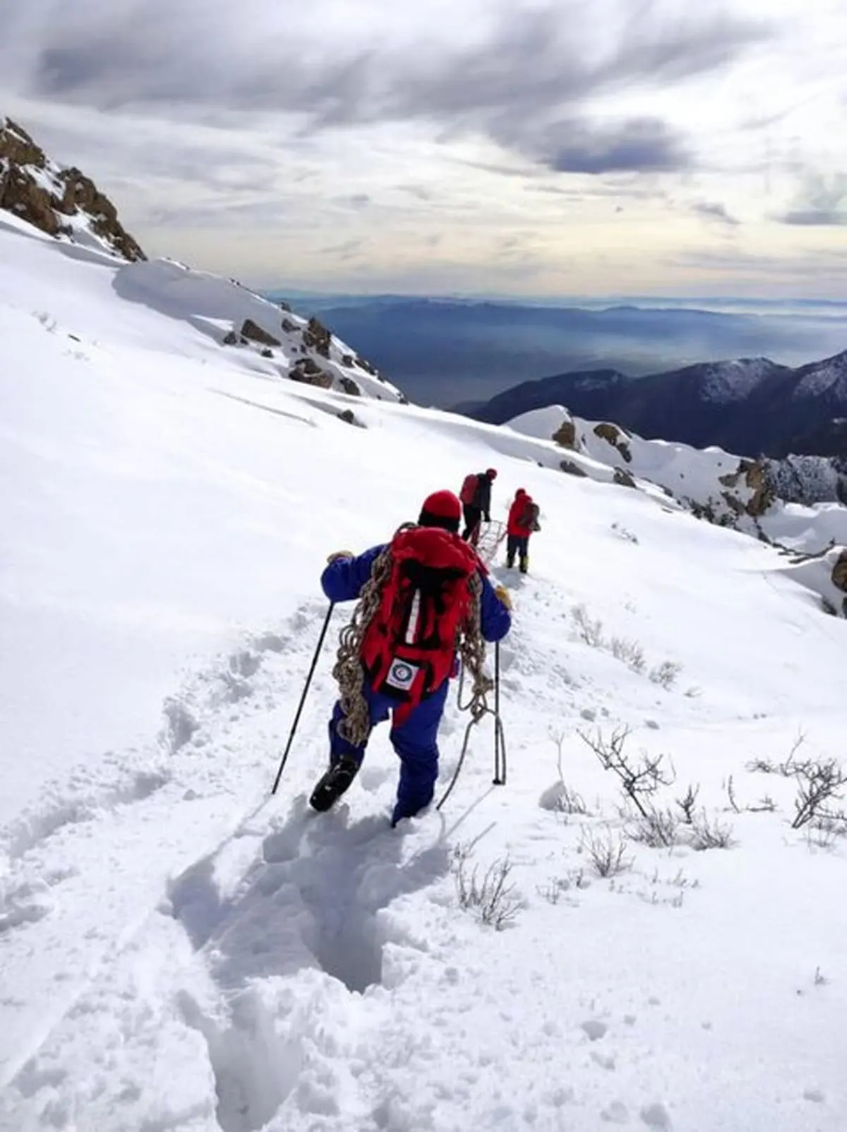 ۴ کوهنورد گرفتار در ارتفاعات "پراو" کرمانشاه نجات یافتند

