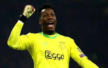 دروازه‌بان آژاکس یک سال محروم شد
