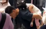 عشق پدر به دختر در مترو همه را تحت تاثیر قرار داد