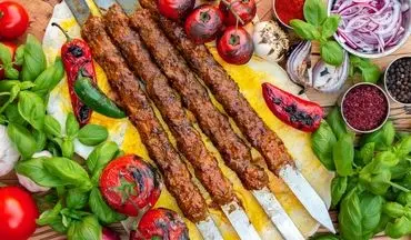 طرز تهیه کباب کوبیده خانگی؛ لذیذ و حرفه‌ای