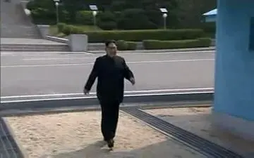 لحظه تاریخی ورود کیم جونگ اون به کشور کره جنوبی + فیلم