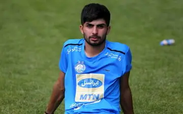 
هافبک استقلال پس از تمدید: پانزدهمین سال آبی پوش شدنم را جشن می‌گیرم 