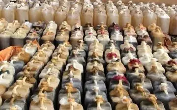 جلوگیری پلیس امنیت اقتصادی کرمانشاه از خروج بالغ بر 2500 لیتر سوخت قاچاق 