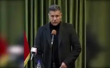 اشک‌های علی دایی در مراسم افتتاح واحدهای مسکونی زلزله‌زدگان کرمانشاه+فیلم