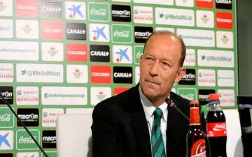 یار صمیمی مارادونا سرمربی آینده پرسپولیس + عکس