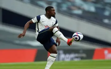 مدافع راست سابق تاتنهام و پاری سن ژرمن در آستانه پرسپولیسی شدن