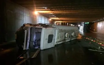 واژگونی دو تانکر سوخت در شیراز