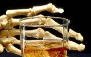 مسمومیت و جان باختن بیش از ۱۵۰ نفر بر اثر مسمومیت با الکل متانول