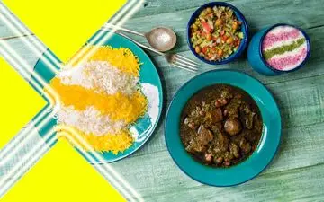 راز پخت قورمه سبزی مجلسی: فوت و فن‌های آماده کردن سبزی قورمه