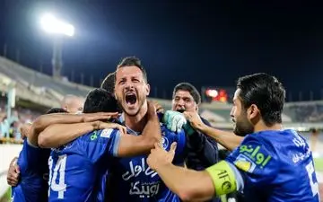 ستاره لحظات حساس استقلال؛ خوشبختی زلاتان ایرانی