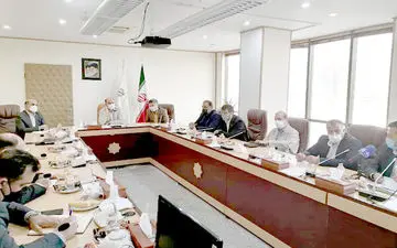 از قراردادهای نجومی فوتبال انتقاد شد