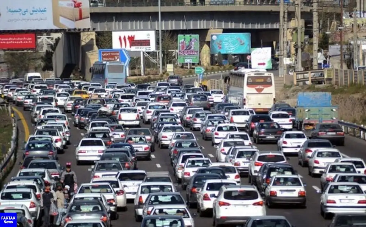 ترافیک در مسیرهای شمالی تهران نیمه سنگین تا سنگین است
