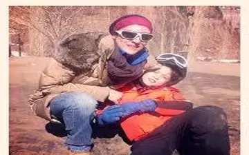 
عکس|پسر بازیگر معروف در کنار مایکل جکسون؟!